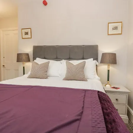 Dene House