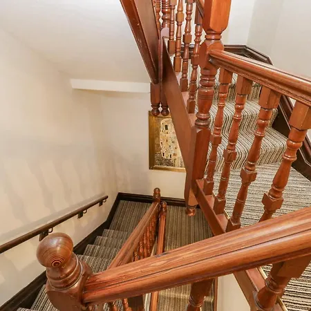 Dene House *